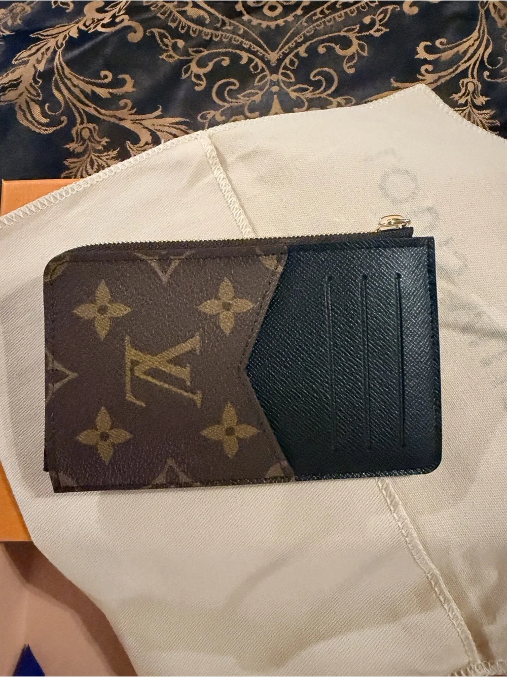 Louis Vuitton Monogram Canvas recto verso Card Case in Brown